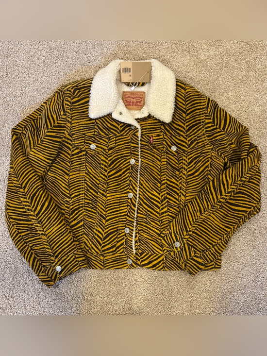 Levis Strauss Jackets & Blazers - Levi's Tiger Print Sherpa Trucker Jacket Small Gold Corduroy